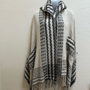 Free People,Woman’s Aztec Poncho,Cape,Shawl,0ne size with pockets and hood.